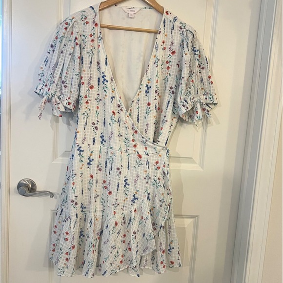 LC Lauren Conrad Dresses & Skirts - LC Lauren Conrad Dress XL Wrap White Multi Floral Ruffle Hem Puff Sleeve Cottage